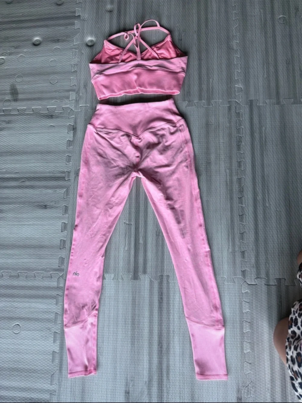 Alo Yoga Pink Sports Bra and High-Waist Leggings Set